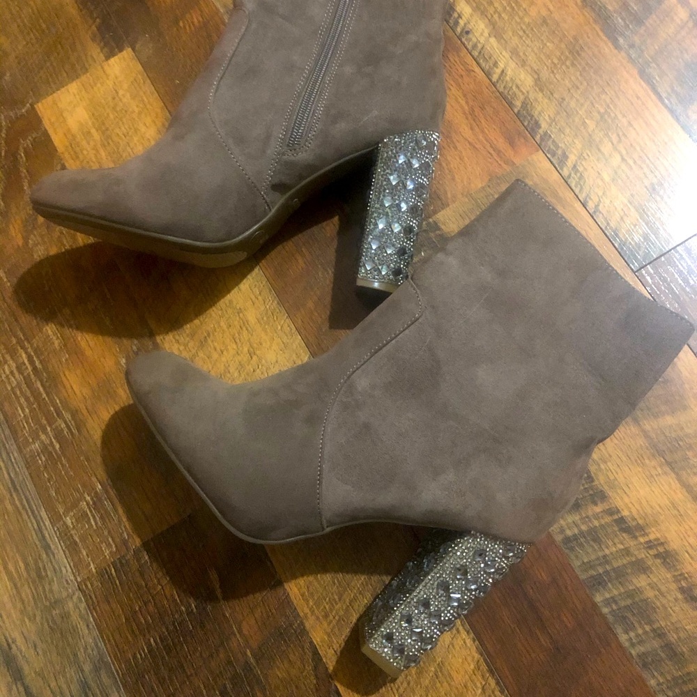 Ankle boots with rhinestone detail